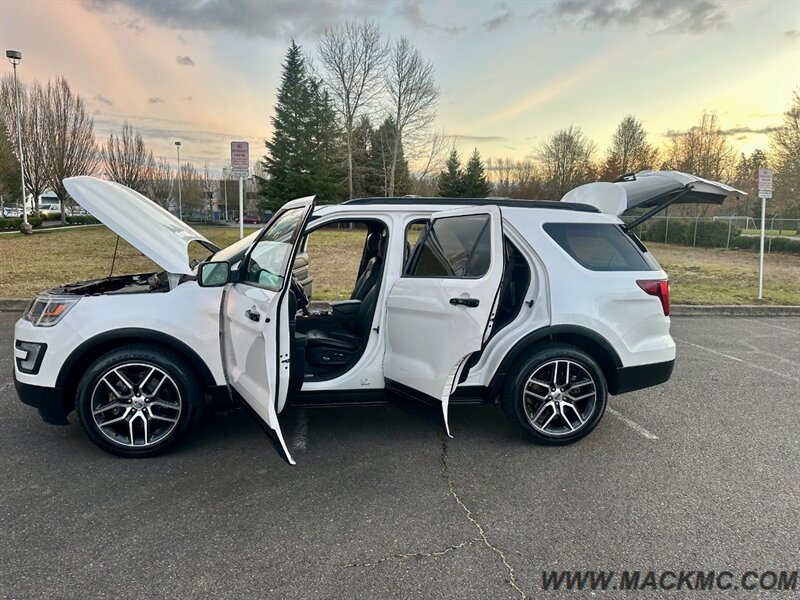 2017 Ford Explorer Sport Loaded Dual Pano Roof Low Miles 3rd Row   - Photo 26 - Hillsboro, OR 97123