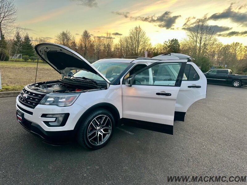 2017 Ford Explorer Sport Loaded Dual Pano Roof Low Miles 3rd Row   - Photo 25 - Hillsboro, OR 97123