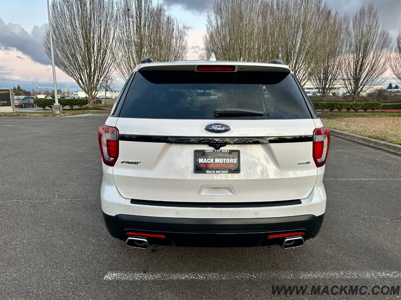 2017 Ford Explorer Sport Loaded Dual Pano Roof Low Miles 3rd Row   - Photo 9 - Hillsboro, OR 97123