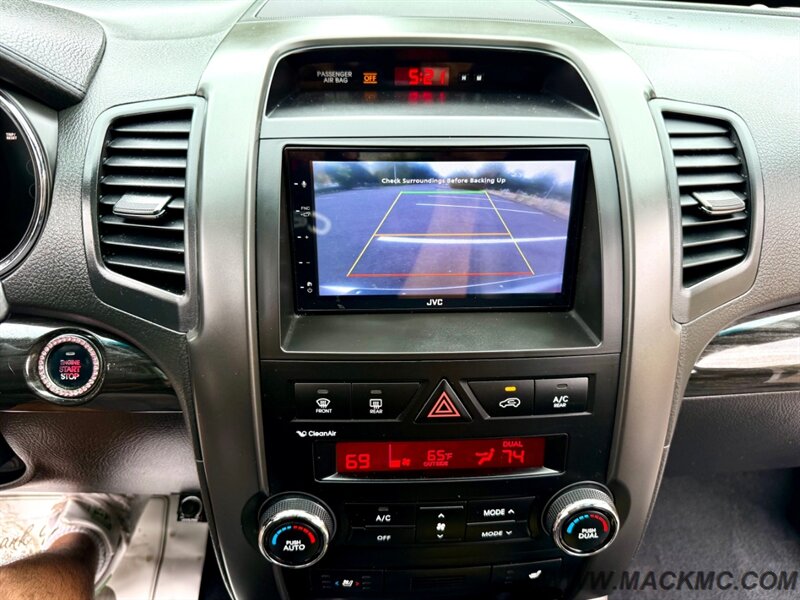 2013 Kia Sorento SX 3rd Row Laoed Leather Moonroof Back Up Cam - Photo 16 - Hillsboro, OR 97123