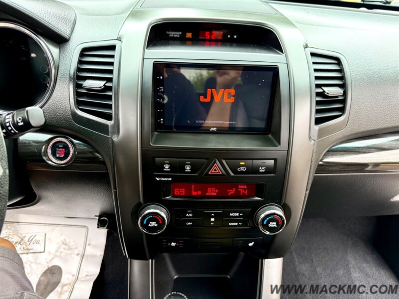 2013 Kia Sorento SX 3rd Row Laoed Leather Moonroof Back Up Cam - Photo 15 - Hillsboro, OR 97123
