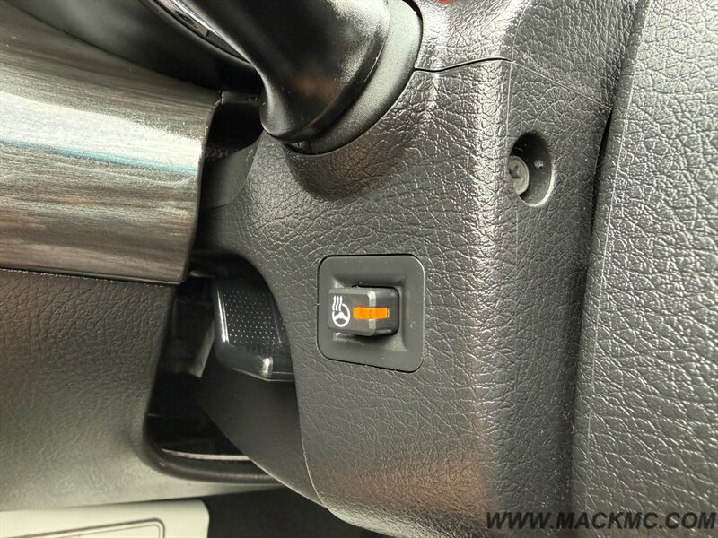 2013 Kia Sorento SX 3rd Row Laoed Leather Moonroof Back Up Cam - Photo 12 - Hillsboro, OR 97123