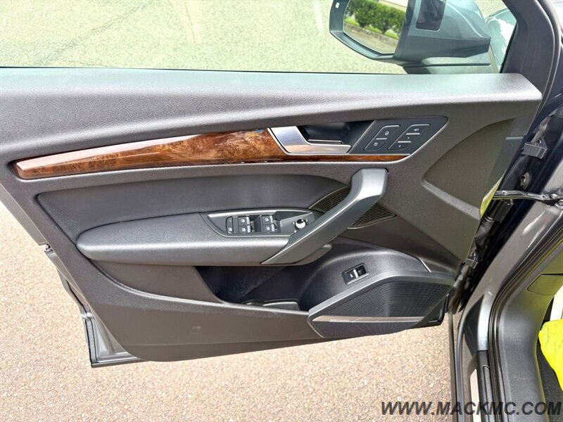 2018 Audi Q5 2.0T quattro Premium Loaded Pano Roof Back Up Cam - Photo 30 - Hillsboro, OR 97123