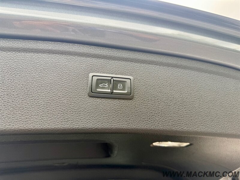 2018 Audi Q5 2.0T quattro Premium Loaded Pano Roof Back Up Cam - Photo 27 - Hillsboro, OR 97123