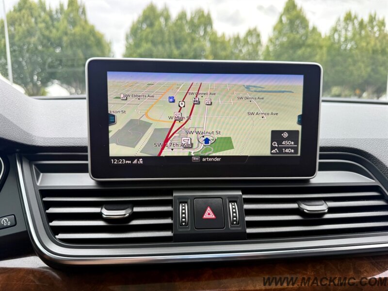 2018 Audi Q5 2.0T quattro Premium Loaded Pano Roof Back Up Cam - Photo 17 - Hillsboro, OR 97123