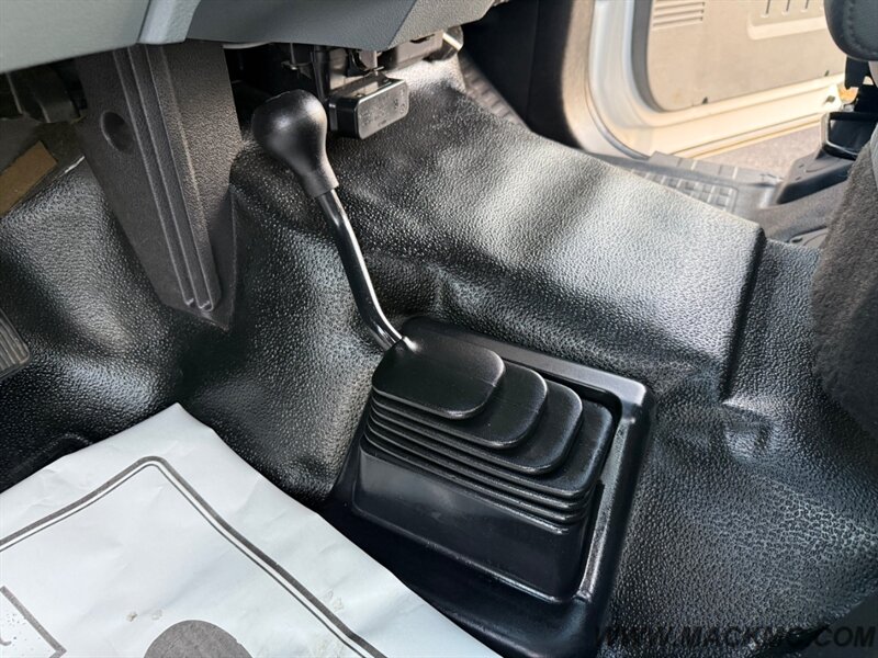2012 Ford F-550 Super Duty Flat Bed 4x4 6.8L V10 - Photo 22 - Hillsboro, OR 97123