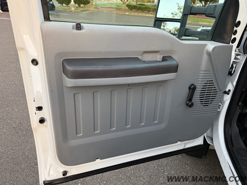 2012 Ford F-550 Super Duty Flat Bed 4x4 6.8L V10 - Photo 27 - Hillsboro, OR 97123