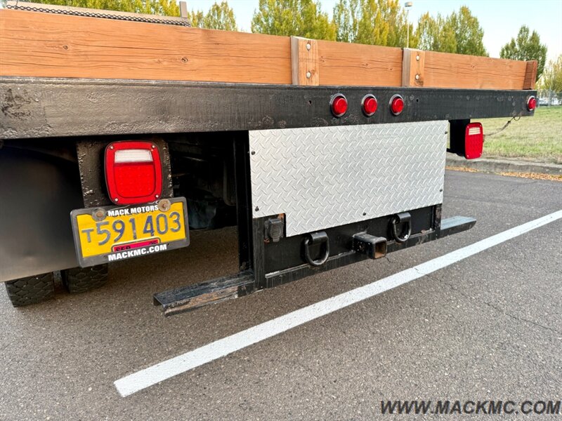 2012 Ford F-550 Super Duty Flat Bed 4x4 6.8L V10 - Photo 14 - Hillsboro, OR 97123