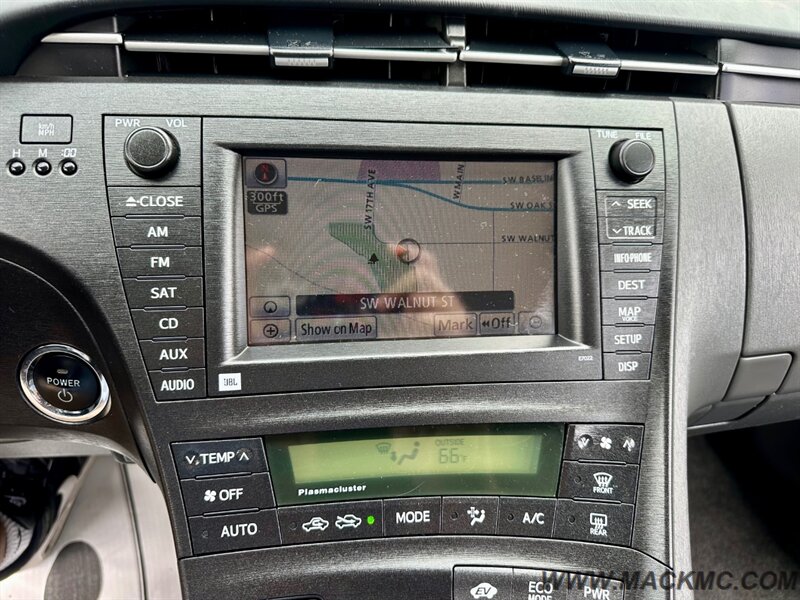 2011 Toyota Prius Five 76K Low  Miles Leather backUp camera   - Photo 13 - Hillsboro, OR 97123