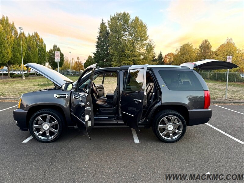 2011 Cadillac Escalade Hybrid - Photo 32 - Hillsboro, OR 97123