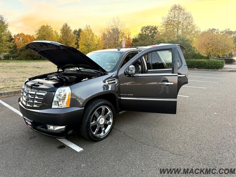 2011 Cadillac Escalade Hybrid - Photo 31 - Hillsboro, OR 97123
