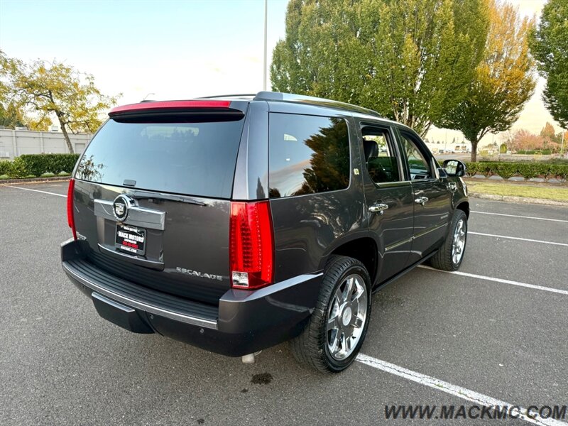 2011 Cadillac Escalade Hybrid - Photo 7 - Hillsboro, OR 97123