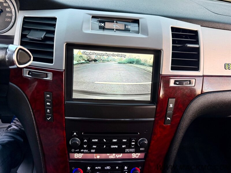 2011 Cadillac Escalade Hybrid - Photo 15 - Hillsboro, OR 97123