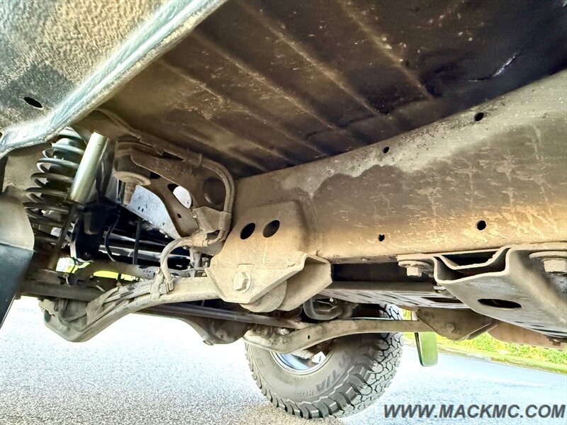 1993 Toyota Land Cruiser Lifted 3Rd Row Leather Back Up Camera - Photo 37 - Hillsboro, OR 97123