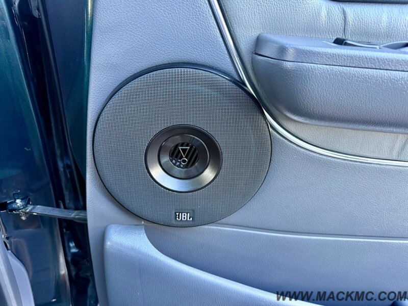 1993 Toyota Land Cruiser Lifted 3Rd Row Leather Back Up Camera - Photo 28 - Hillsboro, OR 97123