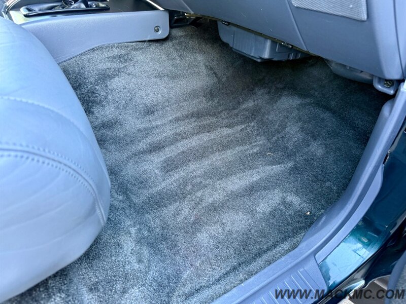 1993 Toyota Land Cruiser Lifted 3Rd Row Leather Back Up Camera - Photo 26 - Hillsboro, OR 97123