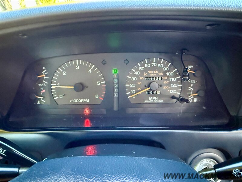 1993 Toyota Land Cruiser Lifted 3Rd Row Leather Back Up Camera - Photo 12 - Hillsboro, OR 97123