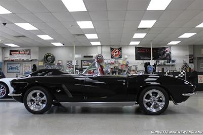 1962 Chevrolet Corvette Convertible   - Photo 4 - Carver, MA 02330