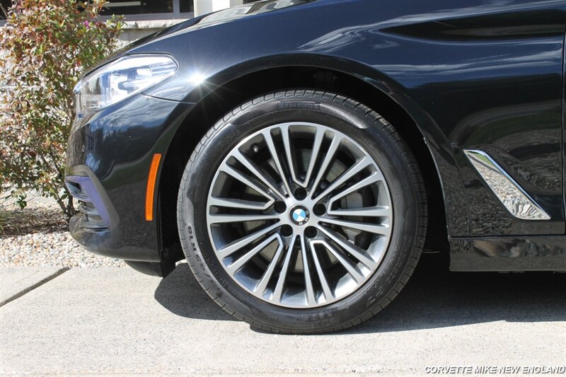 2017 BMW 5 Series 25