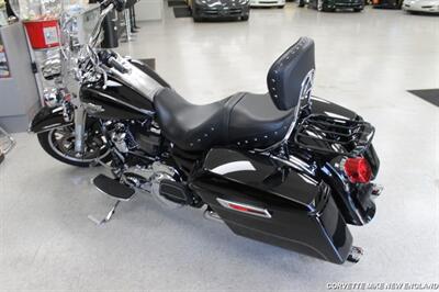 2017 Harley-Davidson Road King   - Photo 3 - Carver, MA 02330