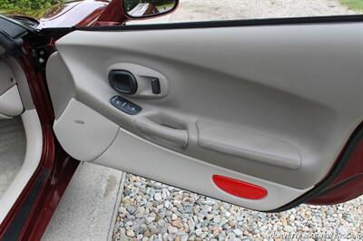 2003 Chevrolet Corvette 50th Anniversary  Coupe - Photo 37 - Carver, MA 02330