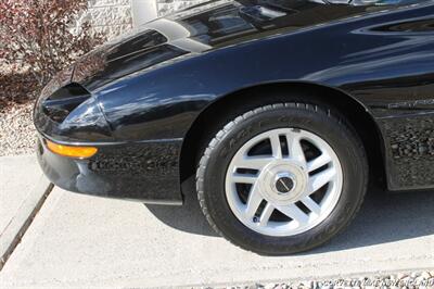 1993 Chevrolet Camaro B4C  Coupe - Photo 12 - Carver, MA 02330