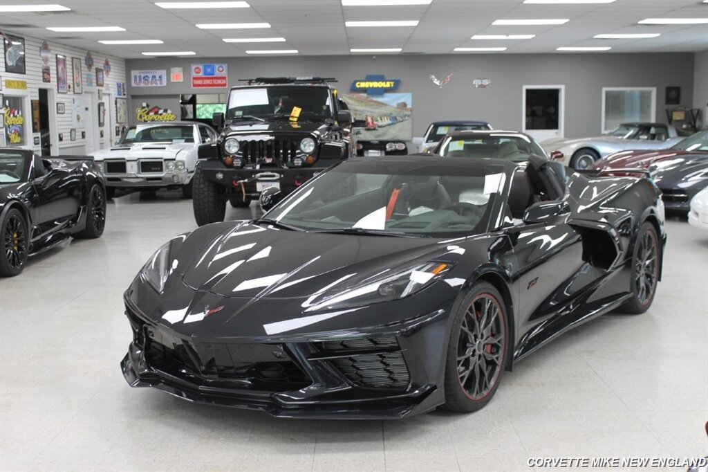 2023 Chevrolet Corvette 70th Anniversary Convertible - Photo 1 - Carver, MA 02330