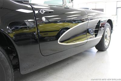 1961 Chevrolet Corvette Convertible   - Photo 29 - Carver, MA 02330