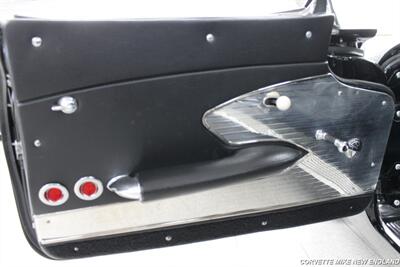 1961 Chevrolet Corvette Convertible   - Photo 39 - Carver, MA 02330