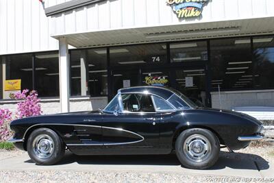 1961 Chevrolet Corvette Convertible   - Photo 4 - Carver, MA 02330