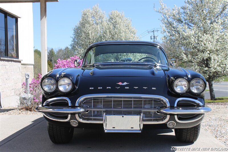 1961 Chevrolet Corvette 17