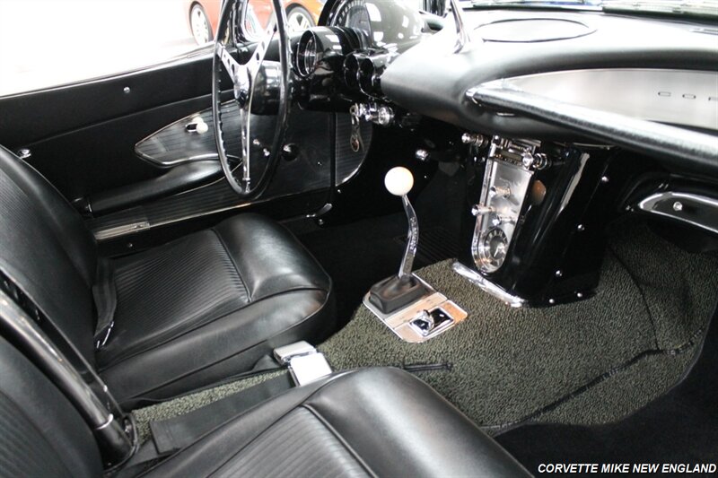 1961 Chevrolet Corvette 83