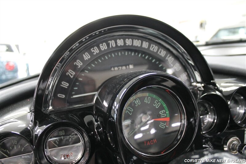 1961 Chevrolet Corvette 81