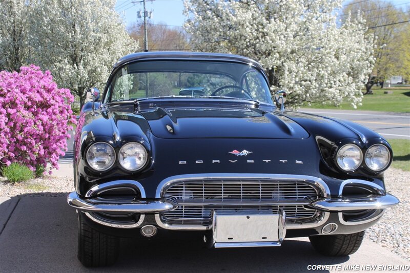 1961 Chevrolet Corvette 19
