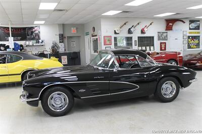 1961 Chevrolet Corvette Convertible   - Photo 20 - Carver, MA 02330
