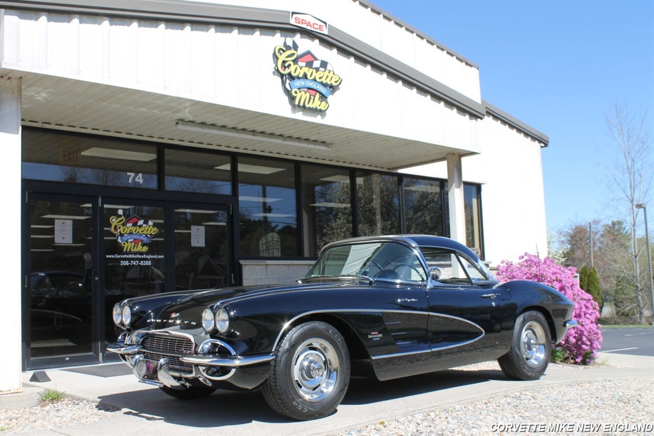 1961 Chevrolet Corvette Convertible   - Photo 1 - Carver, MA 02330