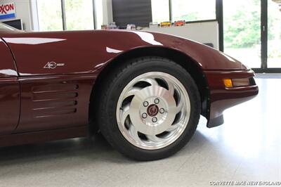 1993 Chevrolet Corvette ZR1   - Photo 23 - Carver, MA 02330