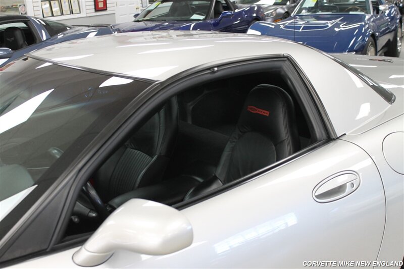 2004 Chevrolet Corvette 31