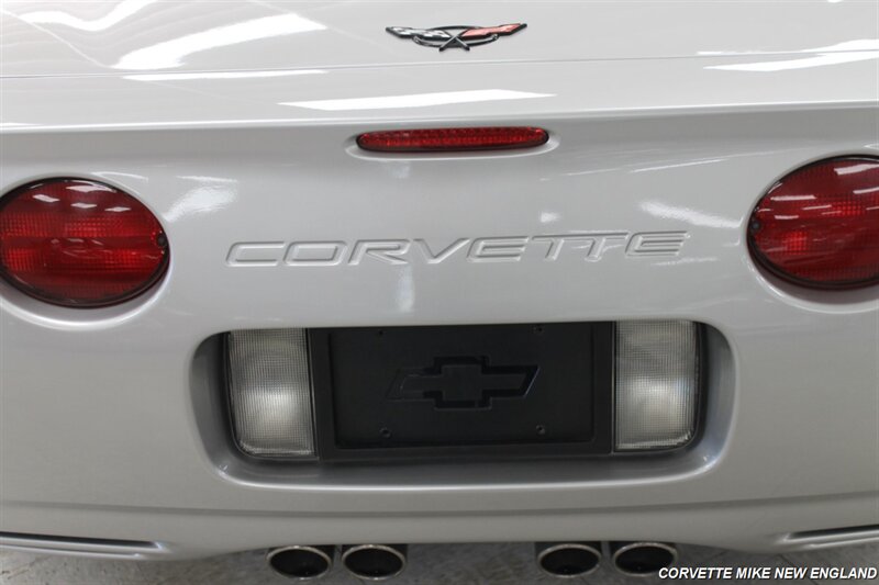 2004 Chevrolet Corvette 35