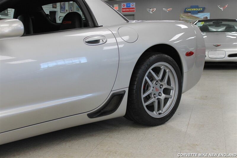 2004 Chevrolet Corvette 29