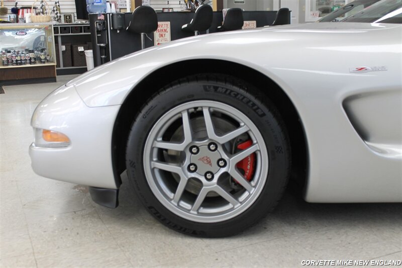 2004 Chevrolet Corvette 27