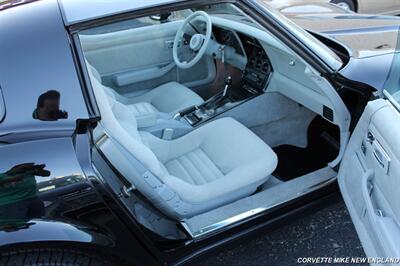 1982 Chevrolet Corvette Coupe   - Photo 38 - Carver, MA 02330