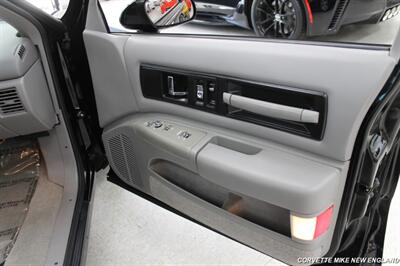 1994 Chevrolet Caprice Impala SS   - Photo 37 - Carver, MA 02330