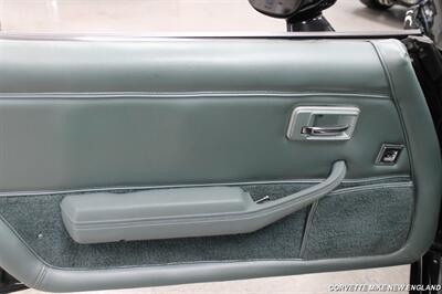 1982 Chevrolet Corvette   - Photo 34 - Carver, MA 02330