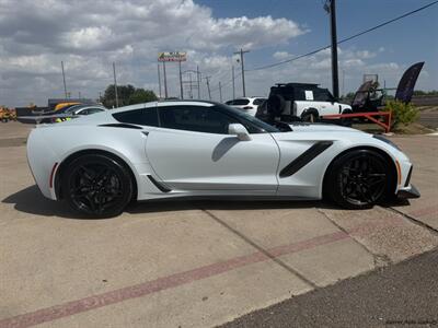 2019 Chevrolet Corvette ZR1  3ZR - Photo 8 - San Juan, TX 78589