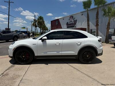 2025 Porsche Macan 4S Electric   - Photo 3 - San Juan, TX 78589