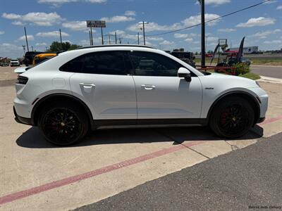 2025 Porsche Macan 4S Electric   - Photo 7 - San Juan, TX 78589