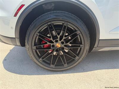 2025 Porsche Macan 4S Electric   - Photo 12 - San Juan, TX 78589