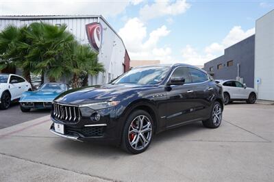 2019 Maserati Levante S GranLusso   - Photo 1 - San J Uan, TX 78589