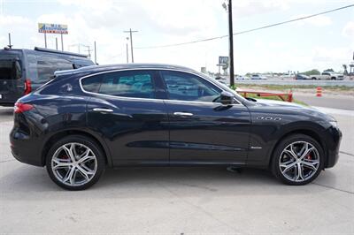 2019 Maserati Levante S GranLusso   - Photo 39 - San J Uan, TX 78589